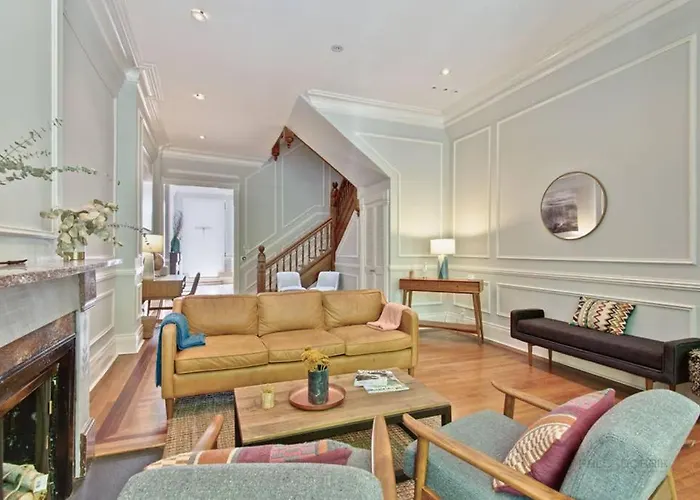 Historic Luxury Townhouse In Downtown Chicago