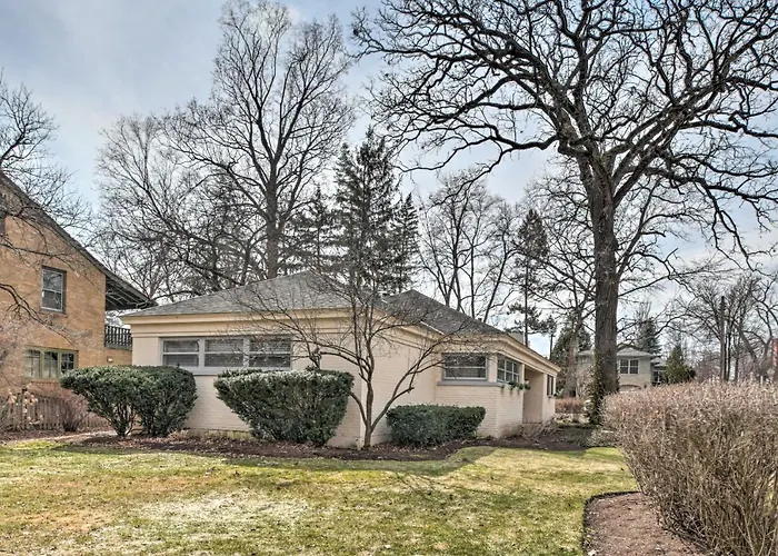 Home W/ Office + Yard: 25 Mi To Downtown Chicago!