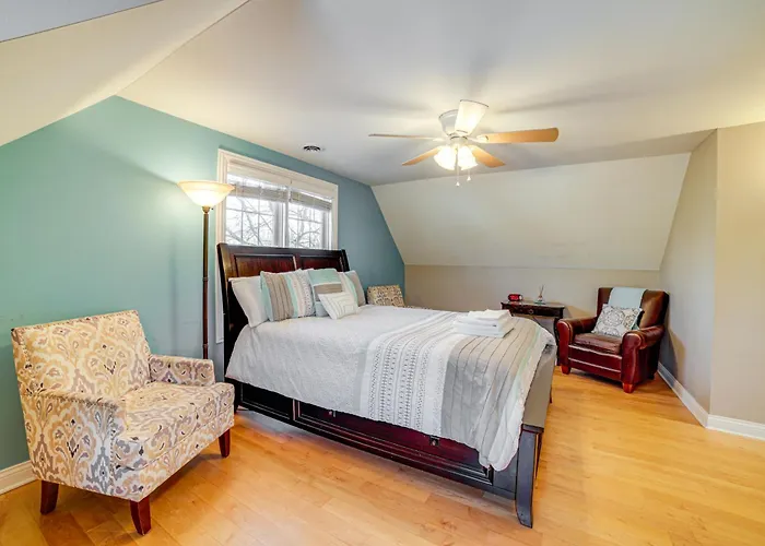 1 Mi To Indiana Dunes Nat'L Park: Home W/ Patio!