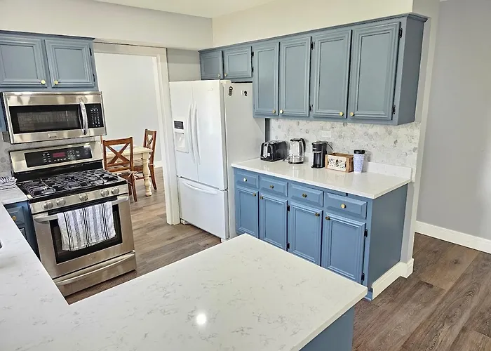 Modern 4Br Near Six Flags & Naval Base